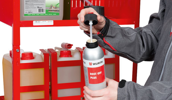 Schraubverschluss der Spraydose öffnen Schraubverschluss der Spraydose öffnen